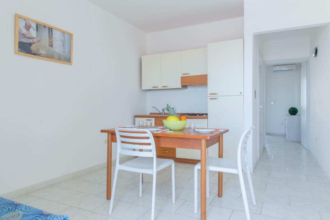 Spiaggia Bianca Apartments Torre Vado Εξωτερικό φωτογραφία